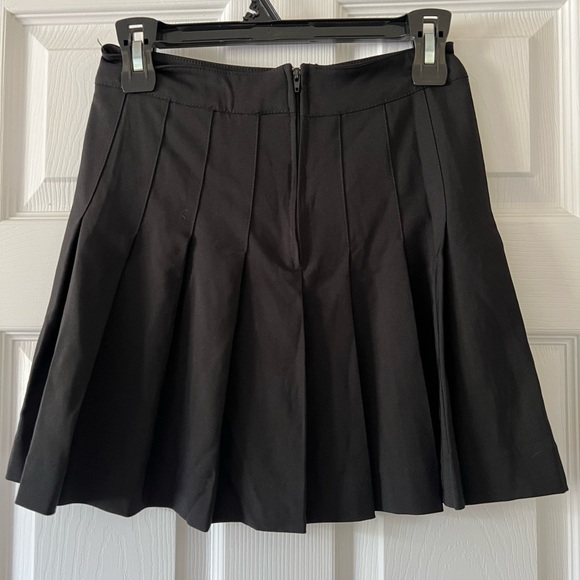 Pleated mini skirt - Picture 3 of 4